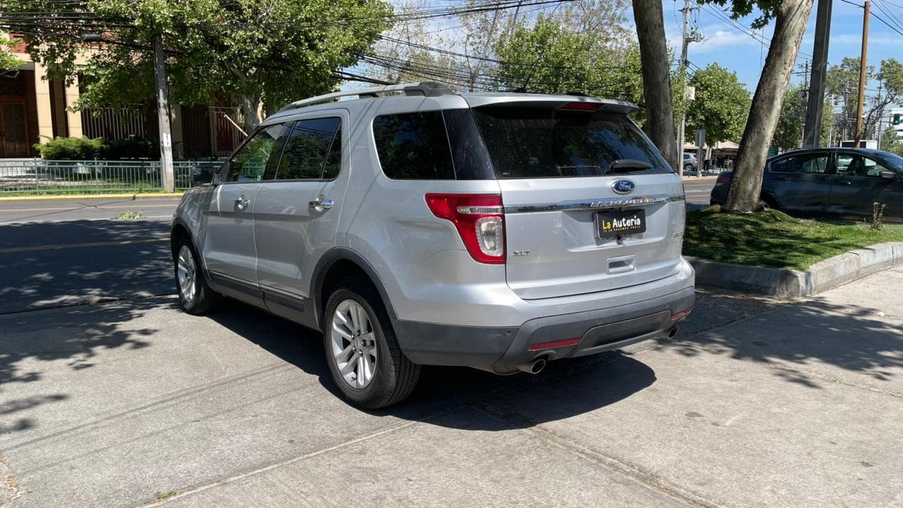 Ford  EXPLORER  - vista 4
