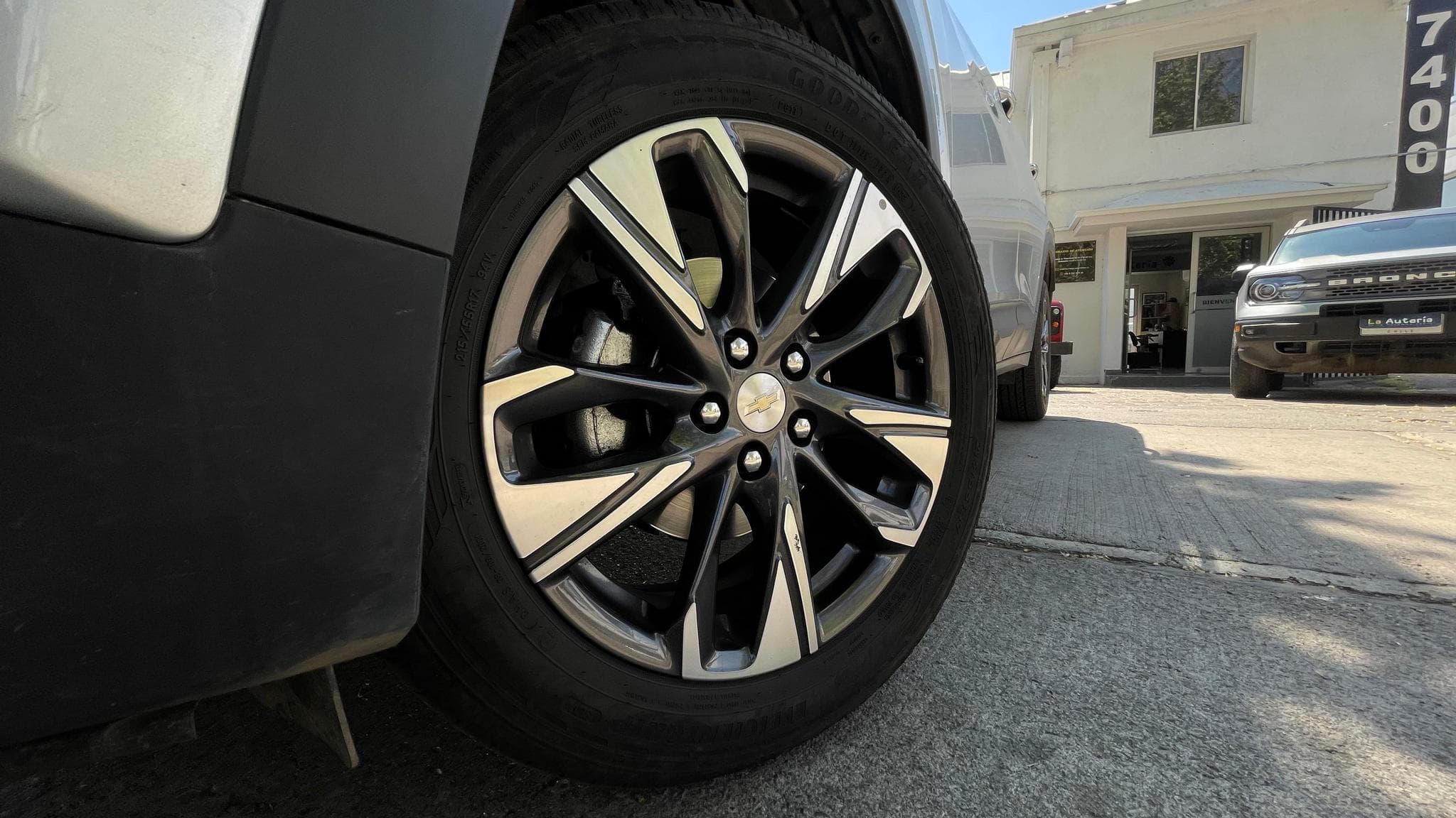 Chevrolet Tracker - vista 5