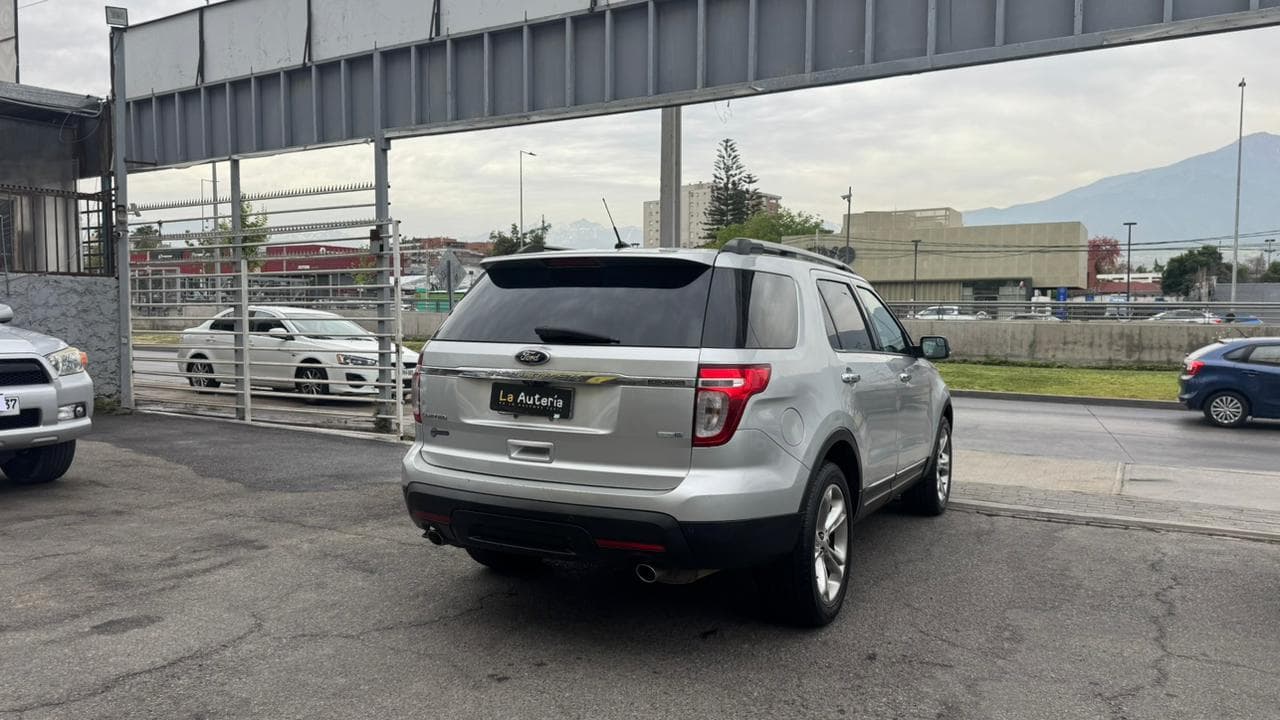 Ford Explorer  - vista 3