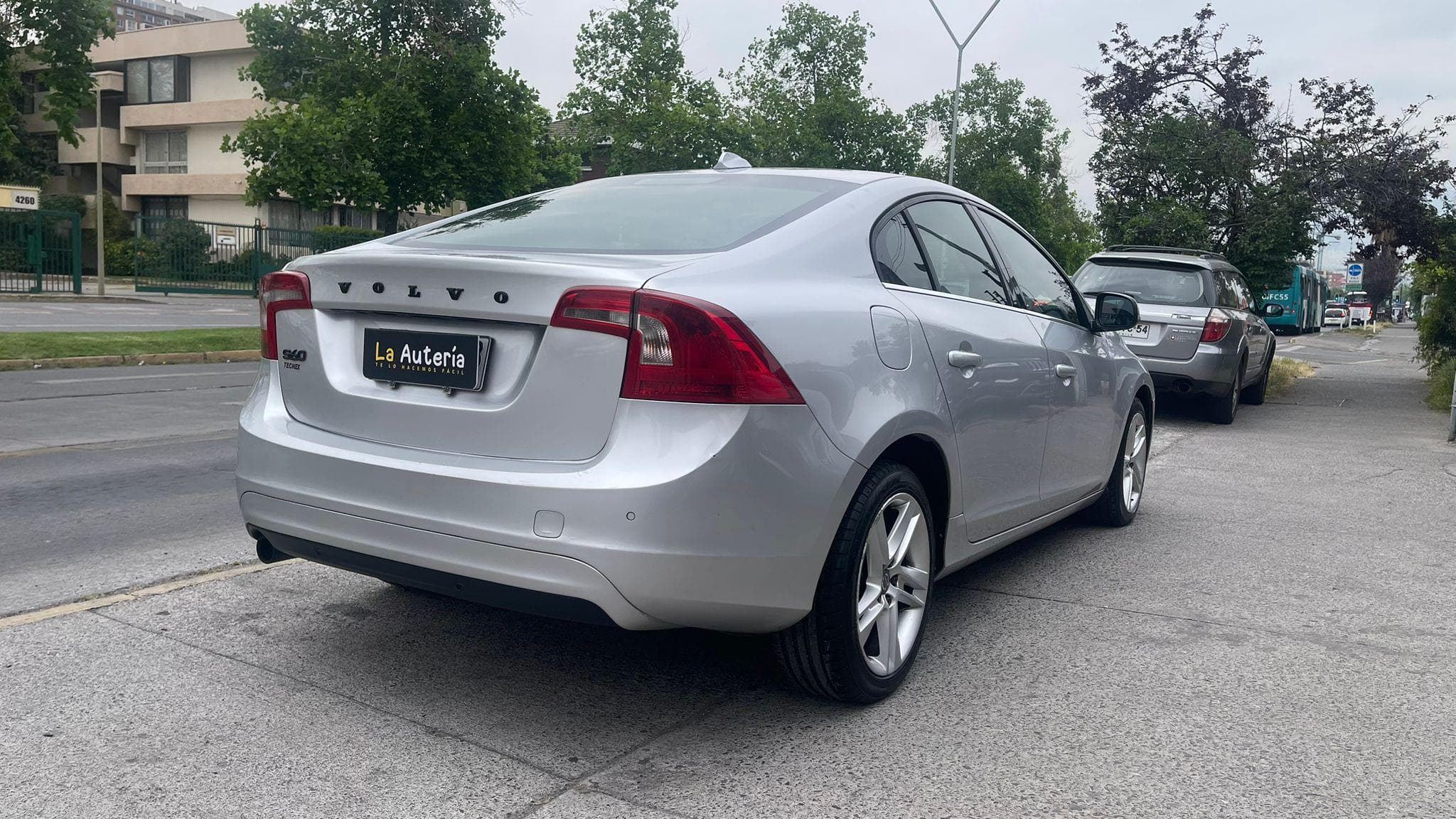 Volvo S60 - vista 4